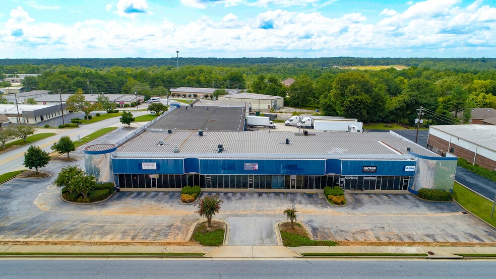 More Photos Of 1303 Parker Rd SE, Conyers Showroom For Lease