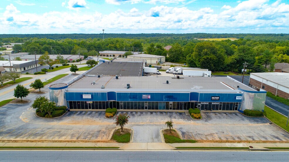 More Photos Of 1303 Parker Rd SE, Conyers Showroom For Lease