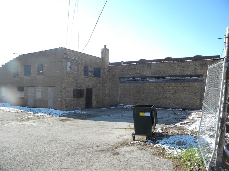 More Photos Of 4801 W Chicago Ave, Chicago Apartments For Lease