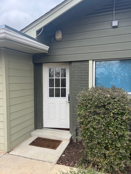 More Photos Of 1260 River Acres Dr, New Braunfels Medical For Lease