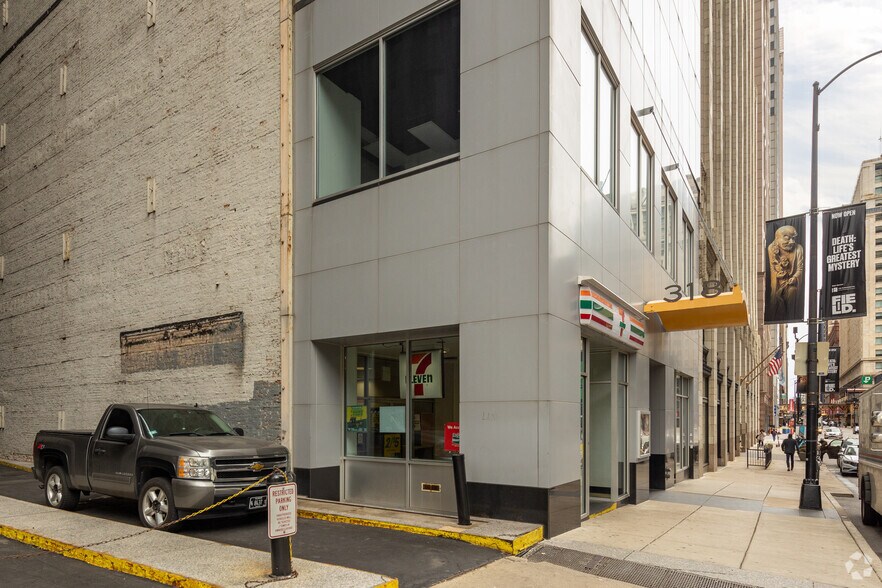 More Photos Of 318 W Adams St, Chicago Office For Lease