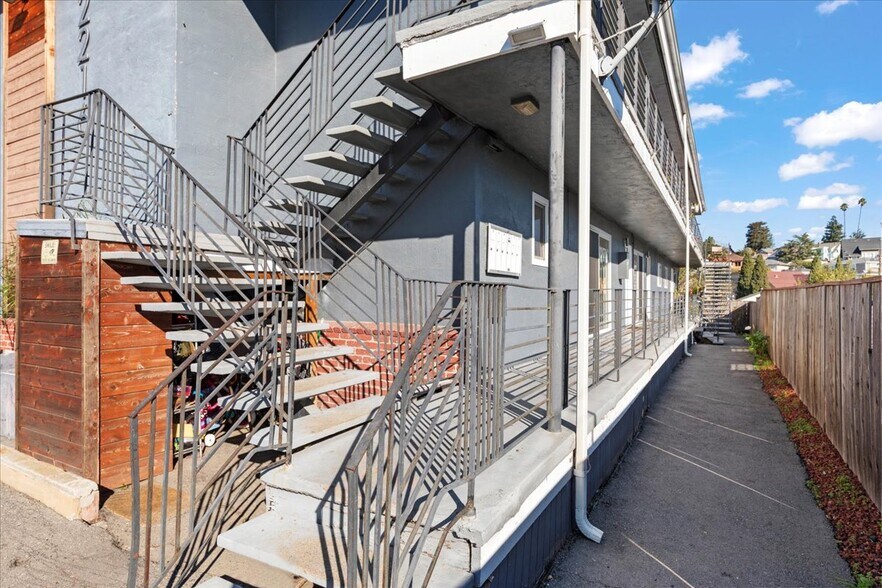 More Photos Of 2216 E 23rd St, Oakland Apartments For Sale