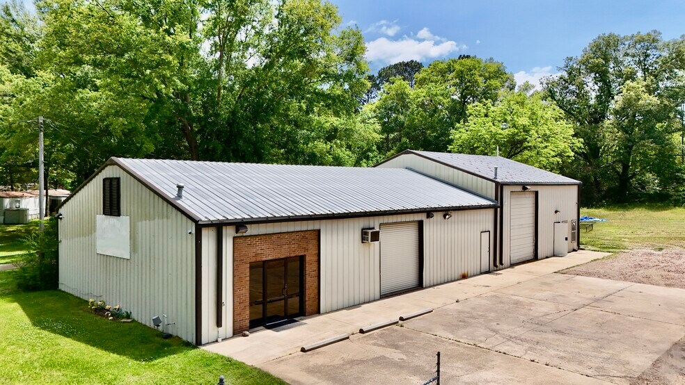 More Photos Of 8071 N McRaven Rd, Clinton Industrial For Sale