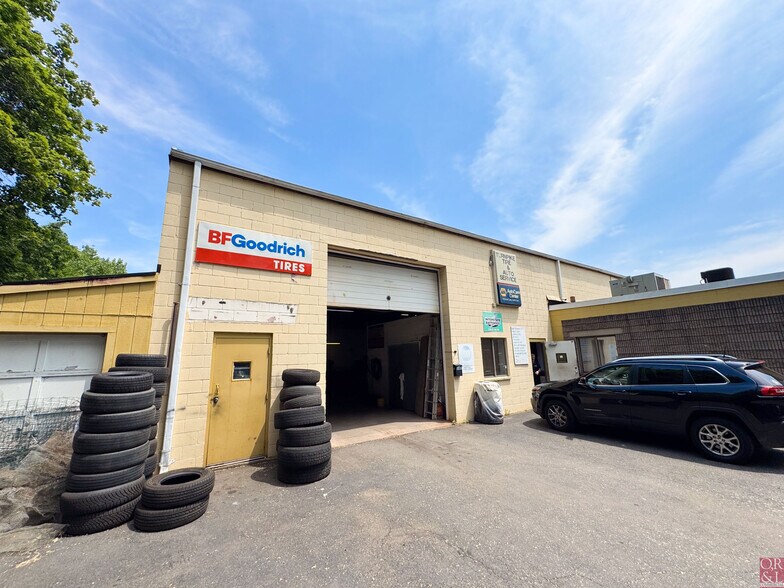 Primary Photo Of 71 S Turnpike Rd, Wallingford Manufacturing For Lease