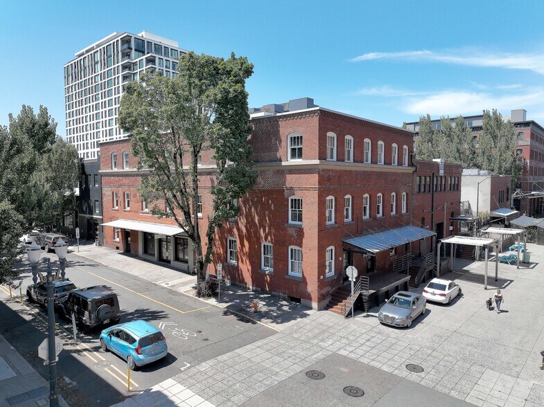 Primary Photo Of 1325 NW Flanders St, Portland Office For Sale