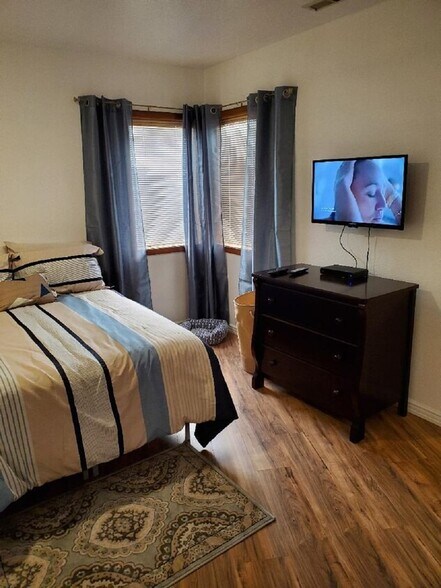 More Photos Of 181 NW Bunnell Ave, Grants Pass Apartments For Sale