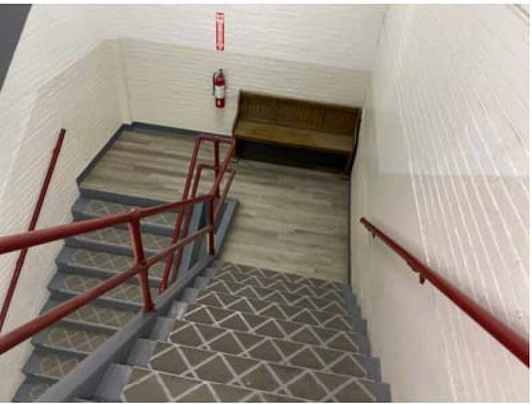 More Photos Of 105 Maple St, Rossville Light Distribution For Sale