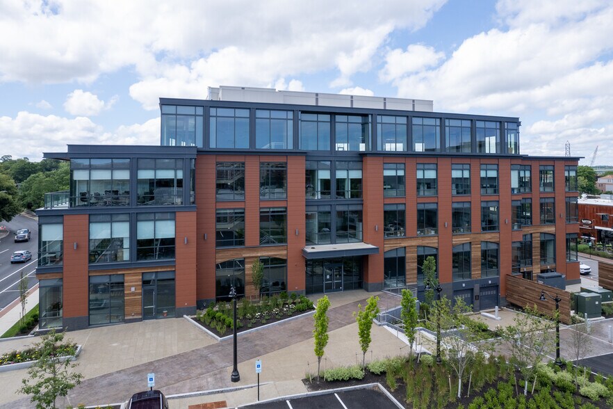 More Photos Of 145 Maplewood Ave, Portsmouth Office For Lease