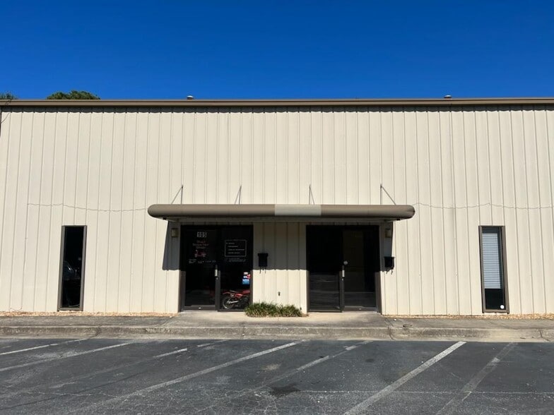 More Photos Of 450 S Cemetery St, Norcross Warehouse For Lease