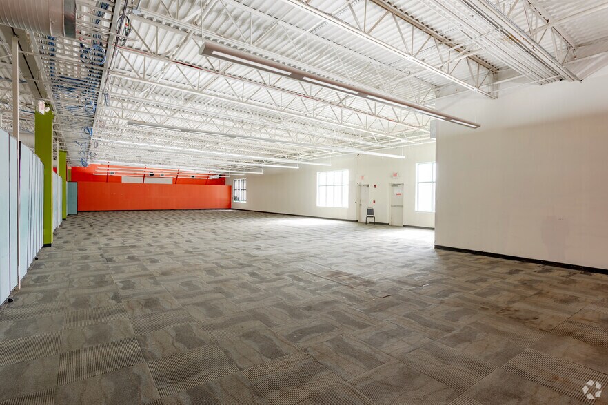 More Photos Of 580-584 NW University Blvd, Port Saint Lucie Unknown For Lease