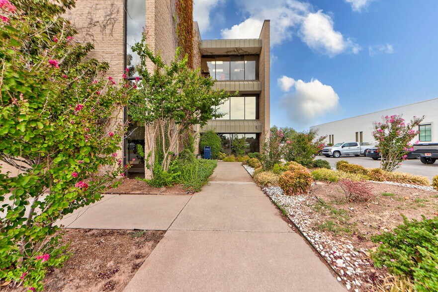 Primary Photo Of 3727 NW 63rd St, Oklahoma City Medical For Lease