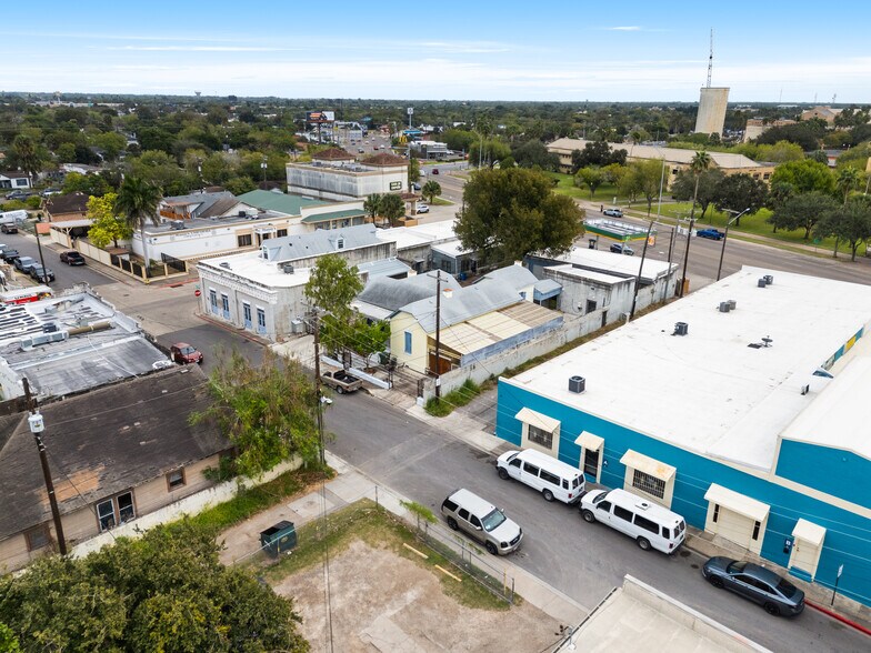 More Photos Of 828 E 15th St, Brownsville Office For Sale