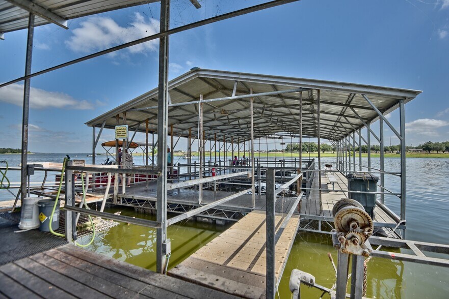 More Photos Of 505 Marina, Brenham Specialty For Sale