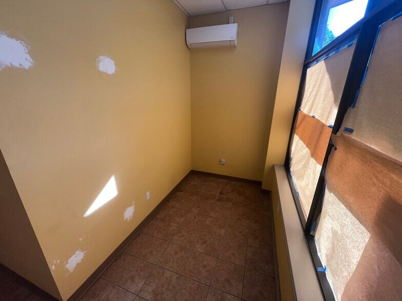 More Photos Of 709 Winsted Rd, Torrington Storefront For Lease