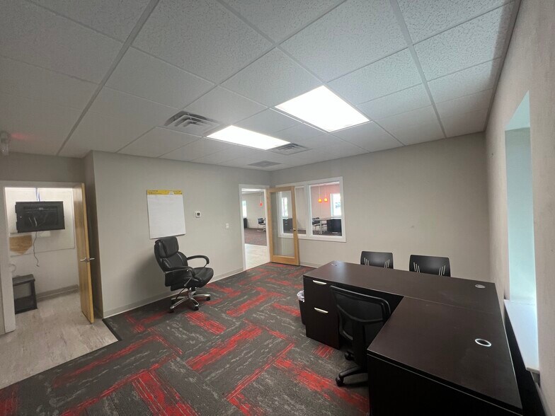 More Photos Of 3432 N Main St, Gainesville Freestanding For Lease