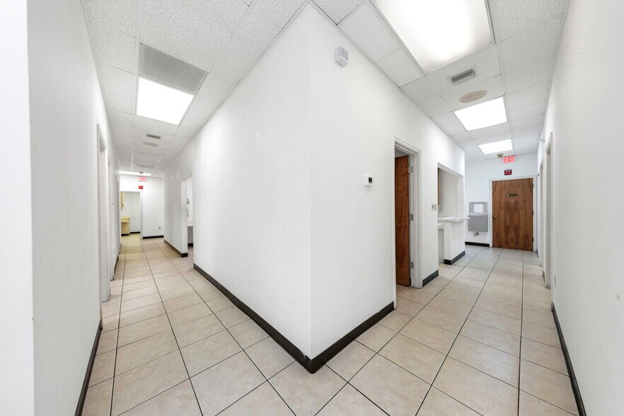 More Photos Of 655 N Indiana Ave, Englewood Medical For Sale