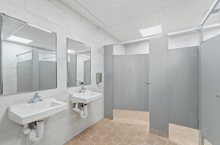 More Photos Of 6006 N El Dorado St, Stockton Office For Sale