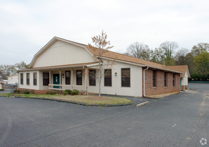 More Photos Of 909 SW Atlanta Rd, Gainesville Office For Lease