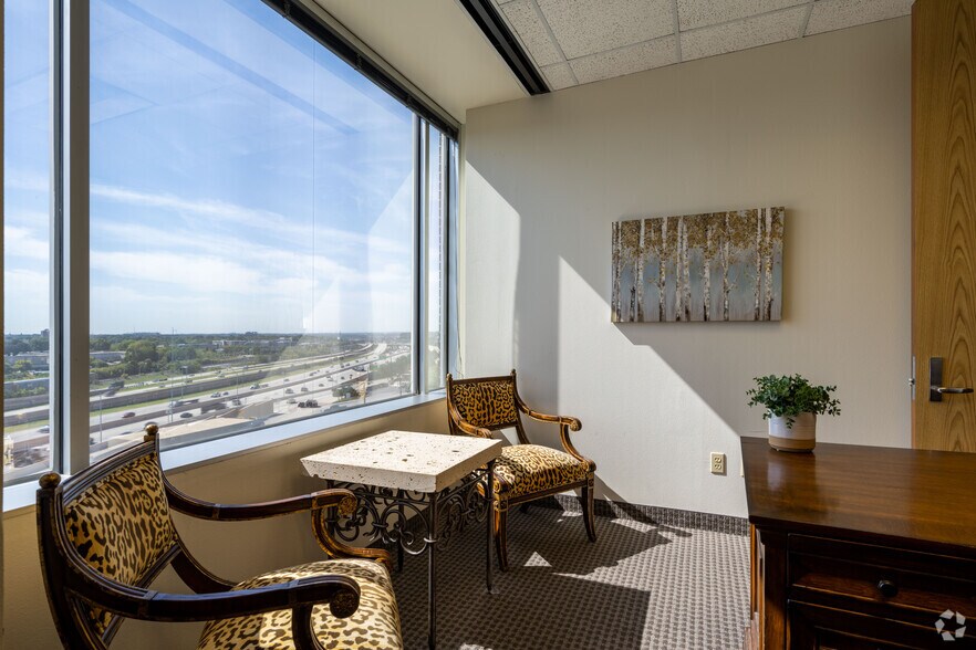 More Photos Of 1612 Summit Ave, Fort Worth Office For Lease