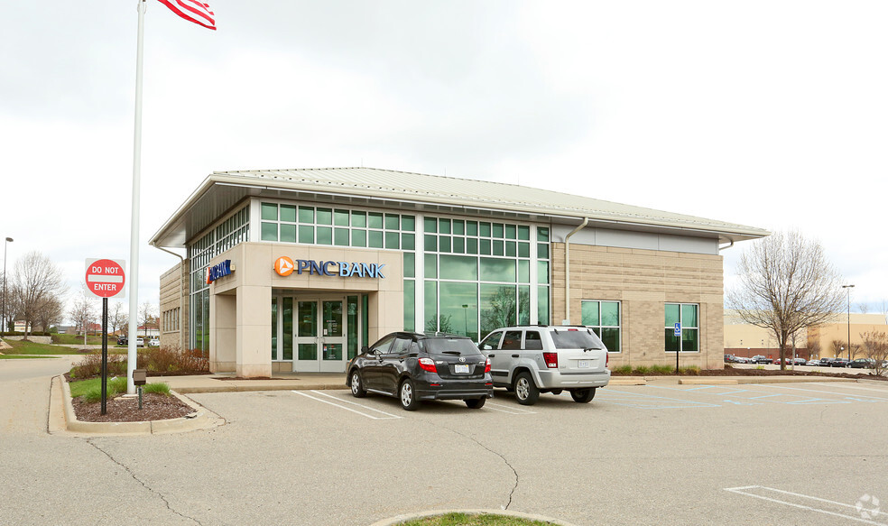 Primary Photo Of 19450 Haggerty Rd, Livonia Bank For Lease