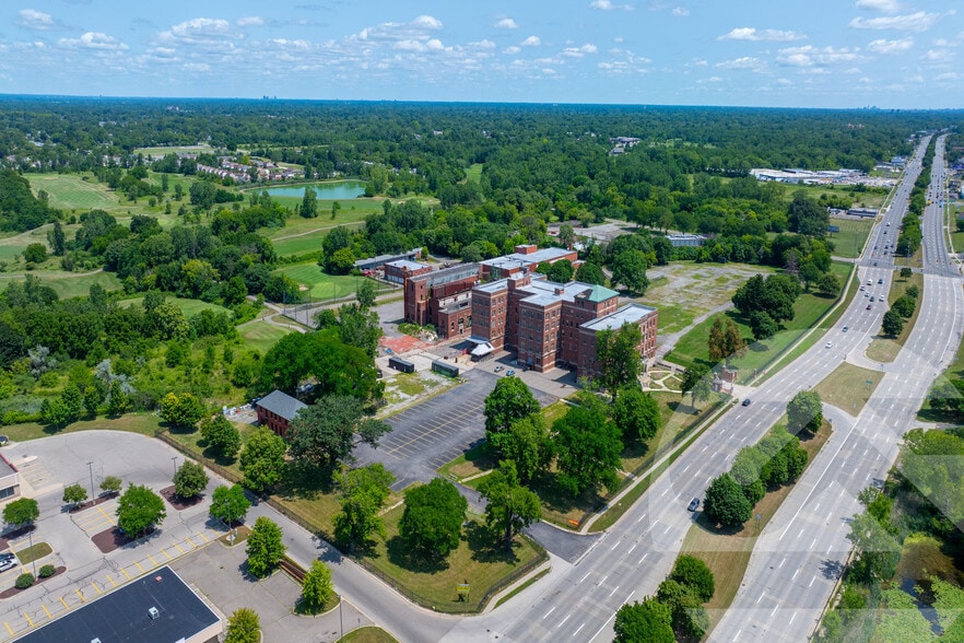 More Photos Of 30600-30712 Michigan Ave, Westland Schools For Sale