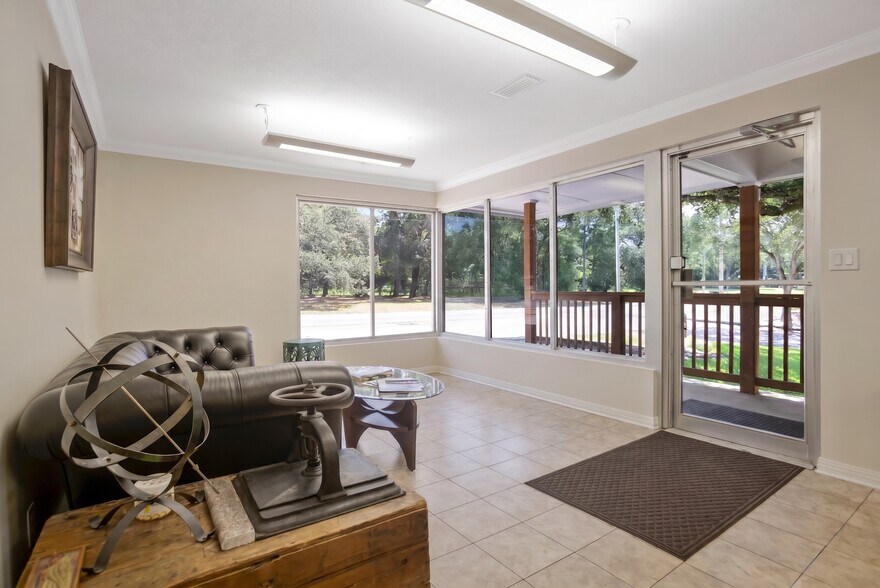 More Photos Of 6900 Fairfield Dr, Pensacola Office For Sale