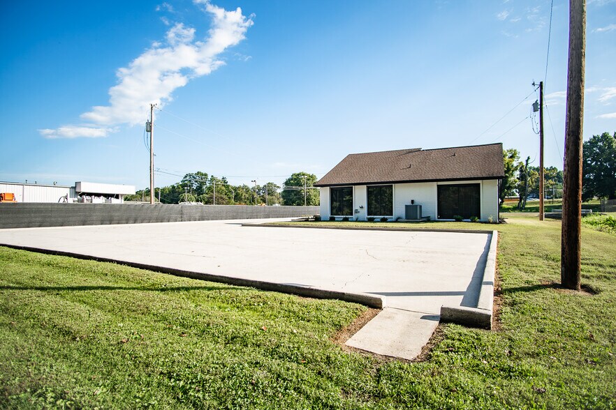 More Photos Of 508 Scarboro Ln, Oak Ridge Medical For Lease