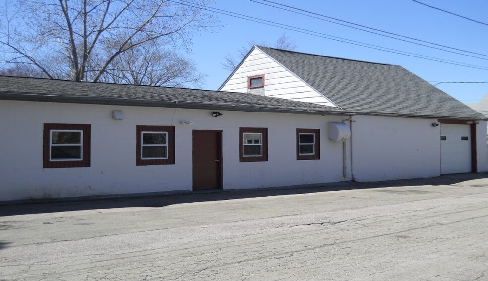 Primary Photo Of 11 Summer St, Bellingham Manufacturing For Sale
