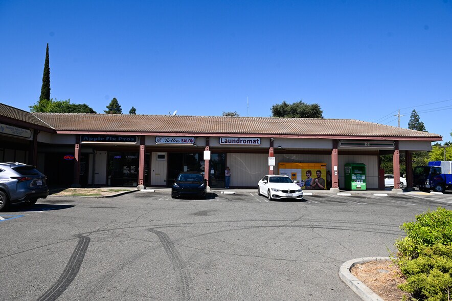 More Photos Of 500 Cirby Way, Roseville General Retail For Sale
