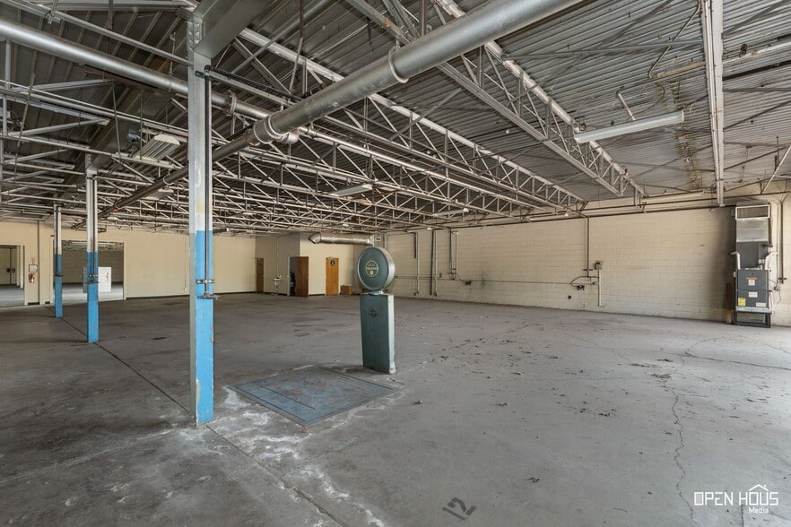 More Photos Of 2200 5th St, Wichita Falls Warehouse For Sale