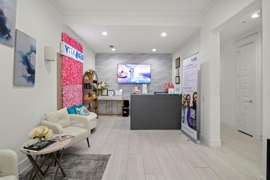 More Photos Of 2681 MacArthur Blvd, Lewisville Office For Sale