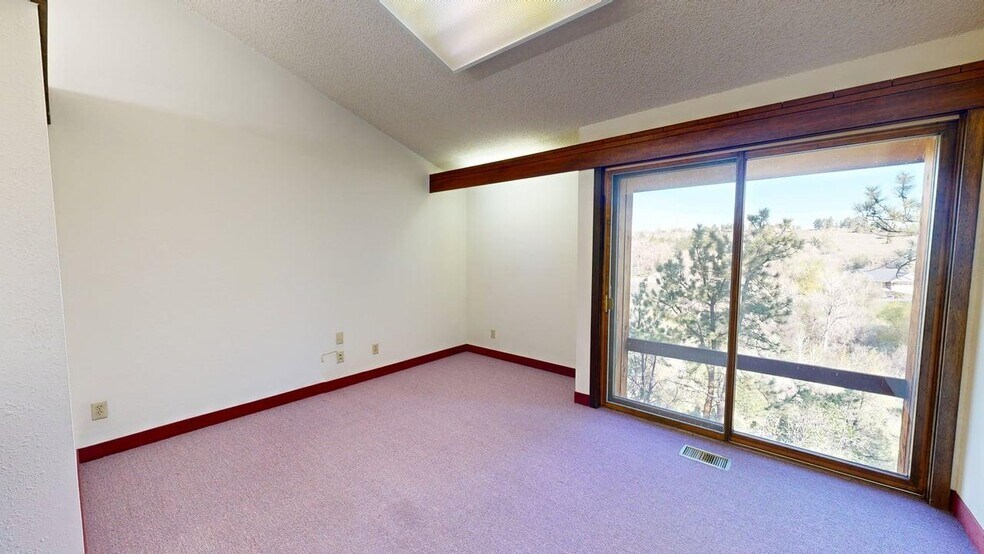 More Photos Of 11 E Airport Rd, Billings Office For Lease
