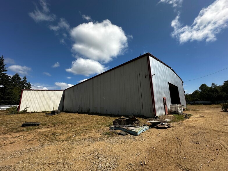 More Photos Of 747 Atlas Rd, Vader Warehouse For Sale