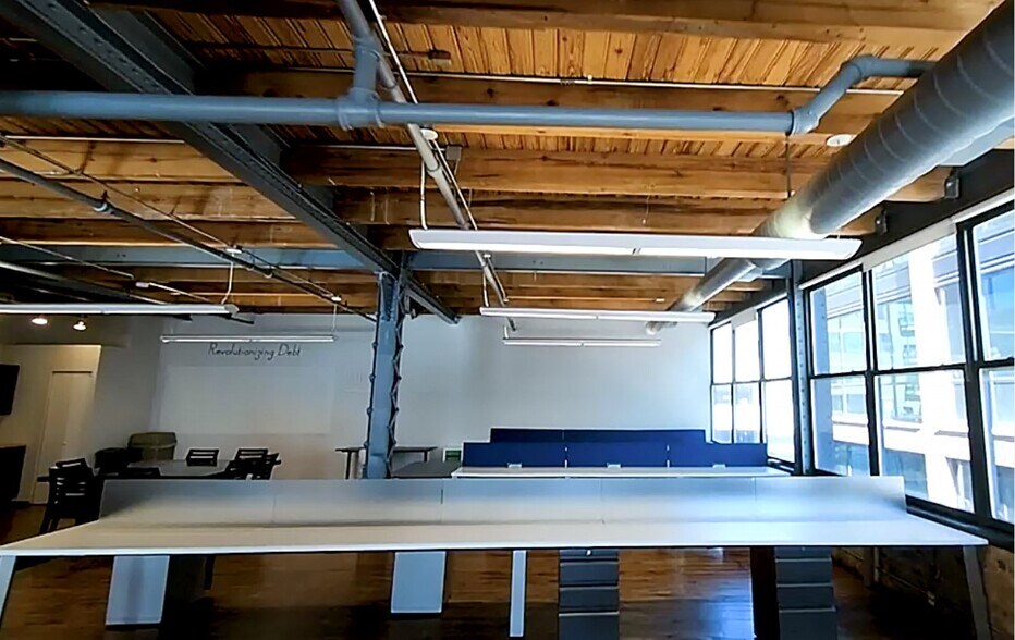 More Photos Of 213 W institute Pl, Chicago Loft Creative Space For Lease