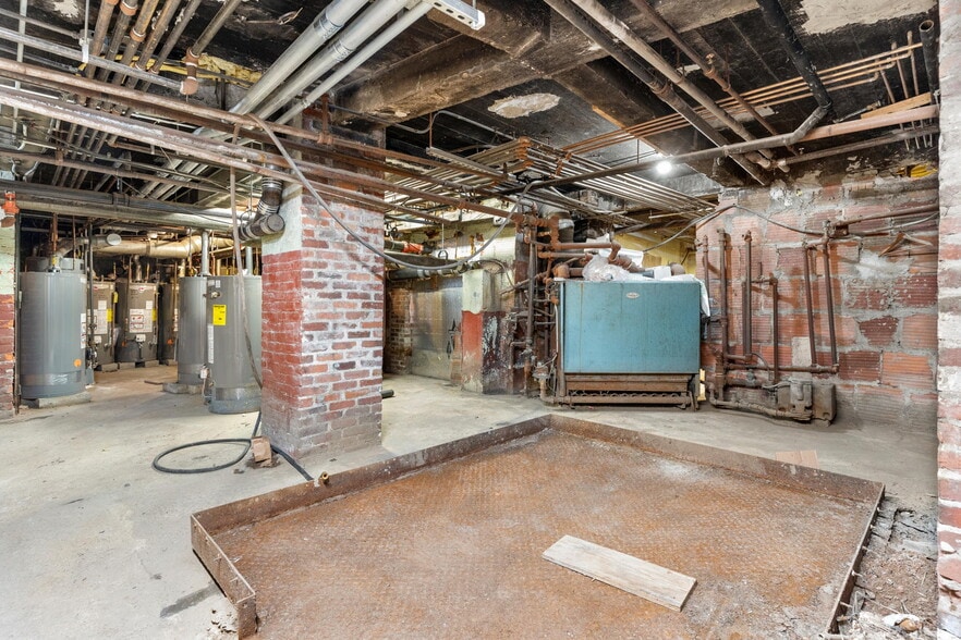 More Photos Of 454-464 Hanover St, Boston Apartments For Sale