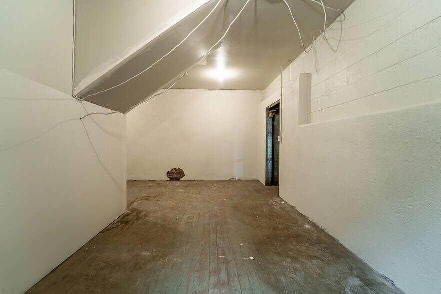 More Photos Of 119 D St, Marysville Storefront Retail Office For Sale