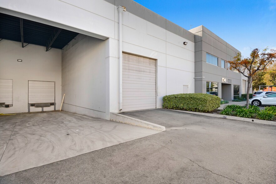 More Photos Of 1550 Milliken Ave, Ontario Warehouse For Lease