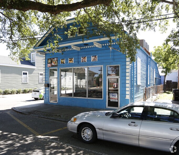 More Photos Of 941 Poland Ave, New Orleans Restaurant For Lease