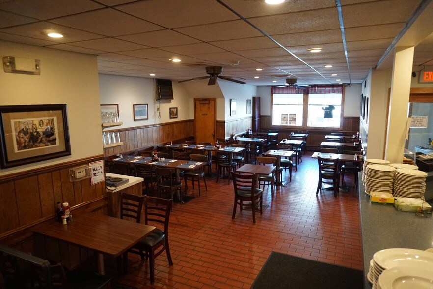 More Photos Of 208-212 Kearny Ave, Kearny Restaurant For Lease