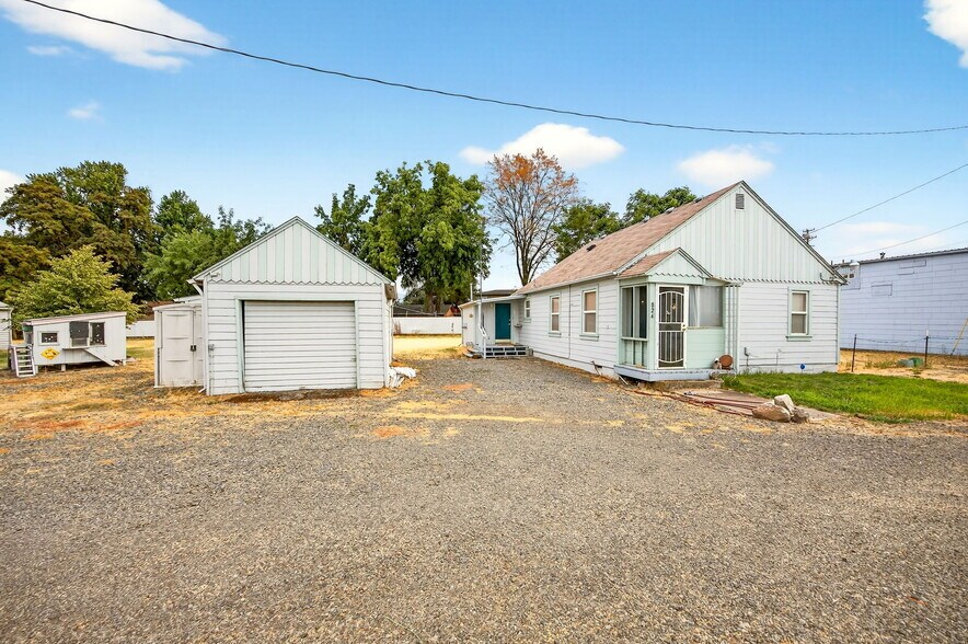 More Photos Of 844 N Riverside Ave, Medford Land For Sale