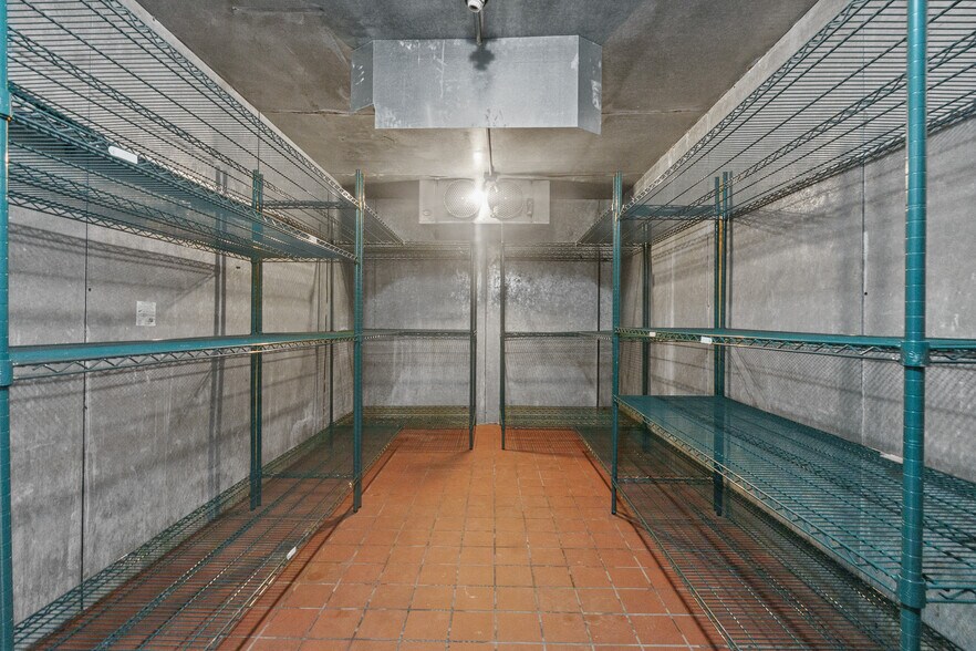 More Photos Of 1011 New York Ave, Union City Storefront Retail Residential For Lease