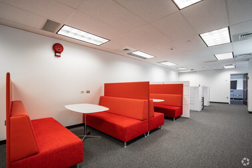 More Photos Of 145 Pinelawn Rd, Melville Office For Lease