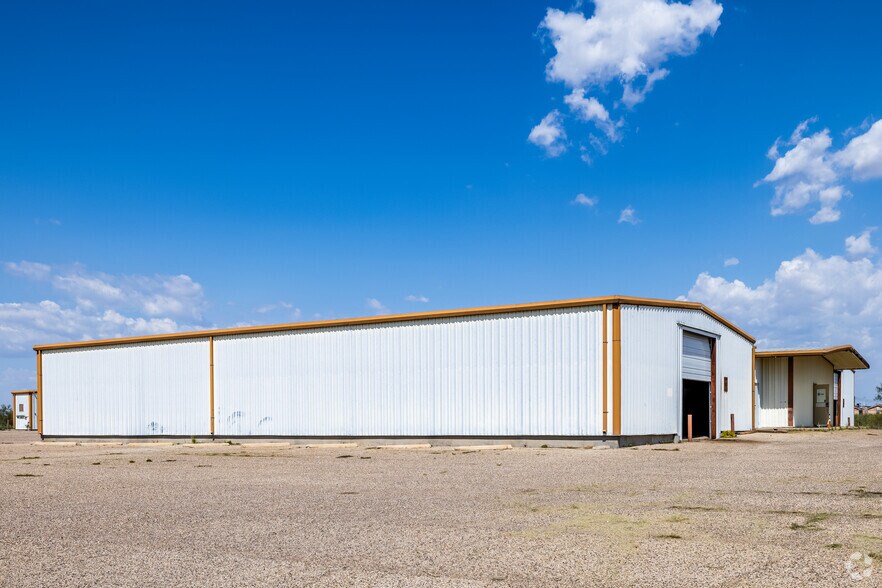 More Photos Of 605 E Yukon Rd, Odessa Warehouse For Lease