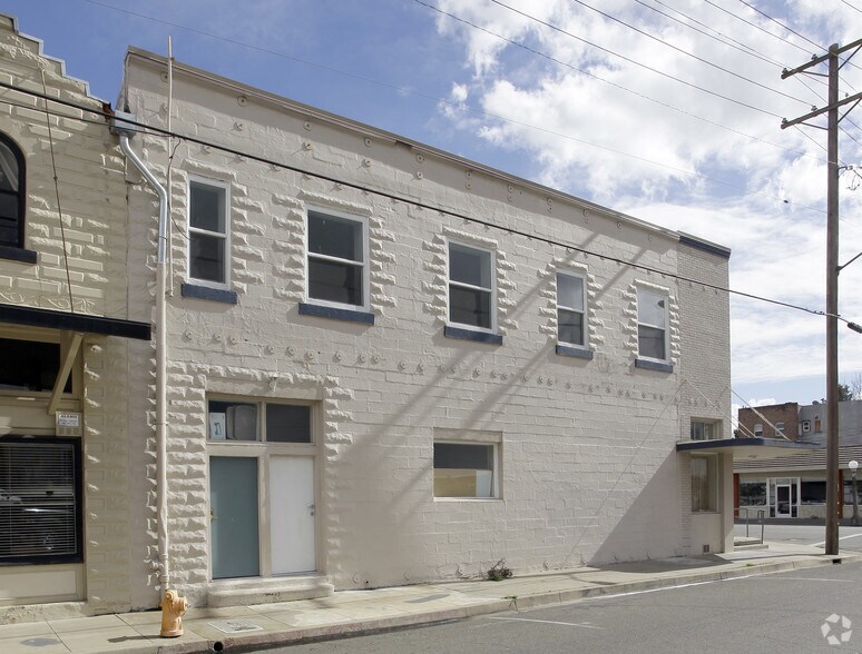 More Photos Of 2 N Main St, Lodi Storefront Retail Office For Sale