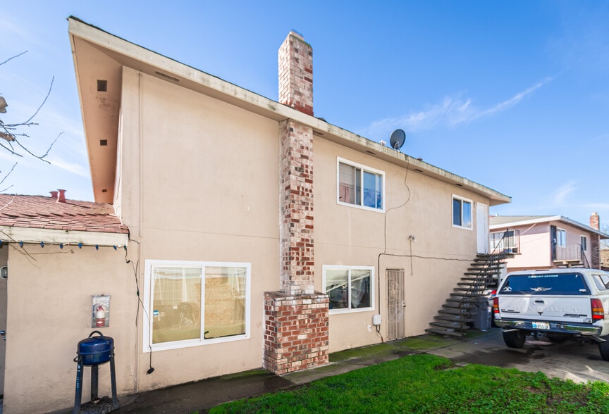 More Photos Of 100 Nedra Ct, Sacramento Multifamily For Sale
