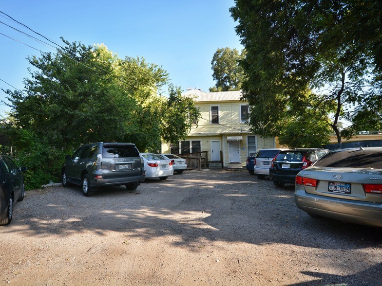 More Photos Of 2125 E Cesar Chavez St, Austin Office For Lease