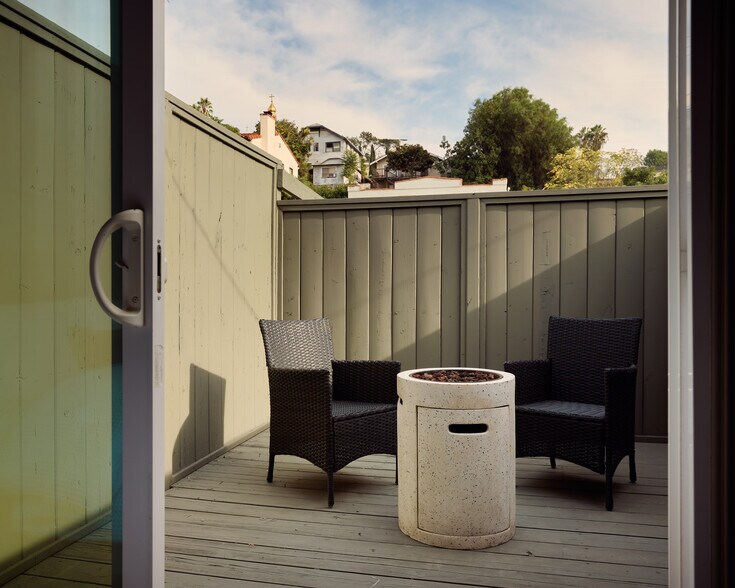 More Photos Of 1434 McDuff St, Los Angeles Apartments For Sale