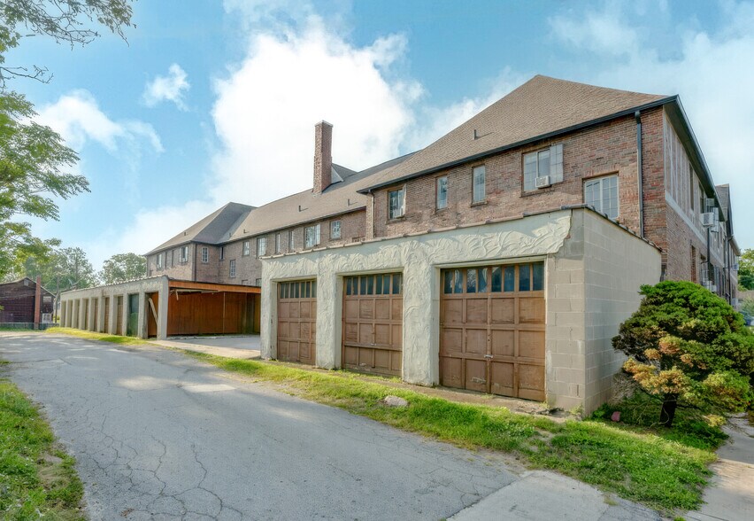 More Photos Of 718 W Mulberry St, Kokomo Apartments For Sale