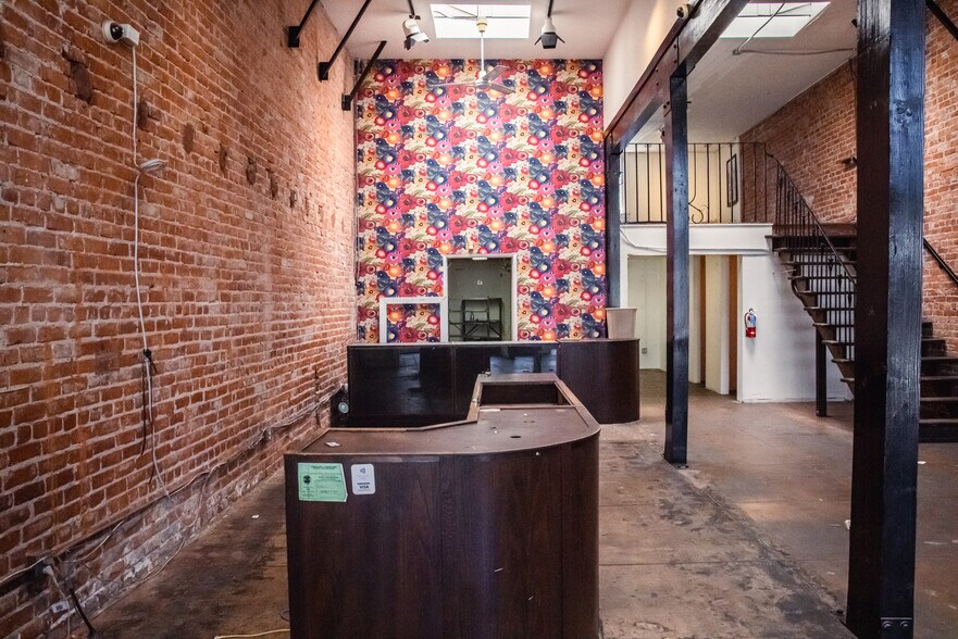 More Photos Of 2708 Main St, Santa Monica Storefront For Lease