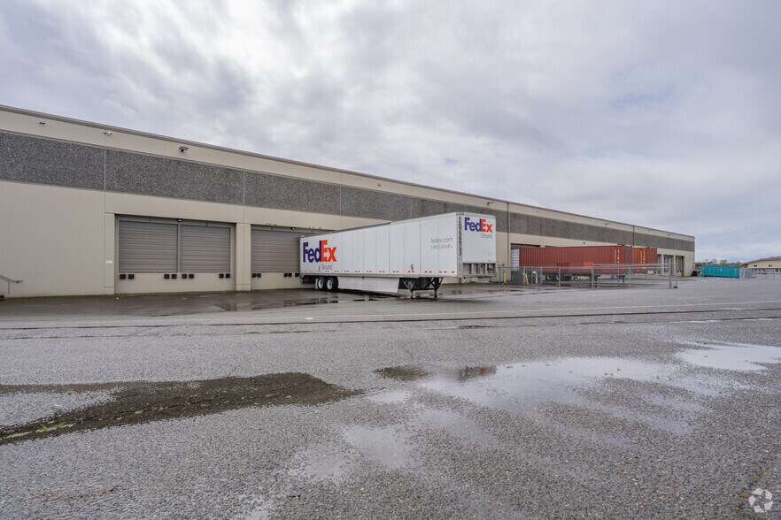 More Photos Of 4500 92nd St SW, Lakewood Warehouse For Lease